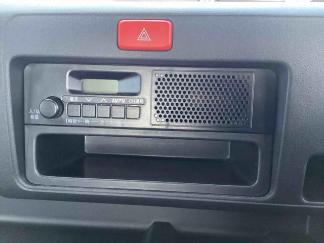 ハイゼットトラック スタンダードＳＡＩＩＩｔ　５速ＭＴ車　４ＷＤ車　エアコン　パワステ　衝突被害軽減システム　ＡＢＳ　荷台マット（10枚目）