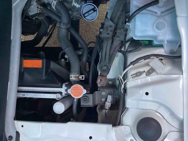 ハイゼットトラック スタンダードＳＡＩＩＩｔ　５速ＭＴ車　４ＷＤ車　エアコン　パワステ　衝突被害軽減システム　ＡＢＳ　荷台マット（17枚目）