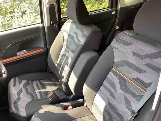 タント ファンクロス　インパネシフト　プッシュスタートスイッチ　電子カードキー　電動パーキングブレーキ　両側オートドア　衝突軽減システム　レーンキープアシスト　ＡＢＳ（13枚目）