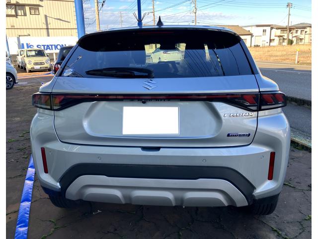 フロンクス １型　★４ＷＤ　純正ナビ　全方位カメラ★　４ＷＤ　純正ナビ　全方位カメラ　オートライト　プッシュスタート　シートヒーター　オートエアコン　衝突被害軽減システム　アイドリングストップ　衝突安全ボディ　盗難防止システム　横滑り防止機能（3枚目）