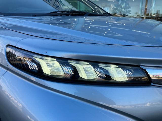 フロンクス １型　★４ＷＤ　純正ナビ　全方位カメラ★　４ＷＤ　純正ナビ　全方位カメラ　オートライト　プッシュスタート　シートヒーター　オートエアコン　衝突被害軽減システム　アイドリングストップ　衝突安全ボディ　盗難防止システム　横滑り防止機能（9枚目）