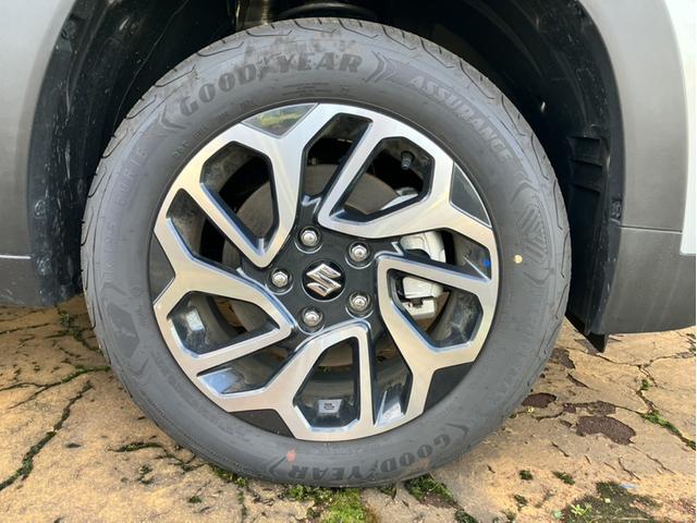 フロンクス １型　★４ＷＤ　純正ナビ　全方位カメラ★　４ＷＤ　純正ナビ　全方位カメラ　オートライト　プッシュスタート　シートヒーター　オートエアコン　衝突被害軽減システム　アイドリングストップ　衝突安全ボディ　盗難防止システム　横滑り防止機能（16枚目）