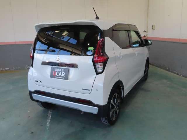 プライバシーガラスで強い日差しもカット■暑い夏の日でもエアコンが良く効き、大切なお荷物も外から見えにくいです★