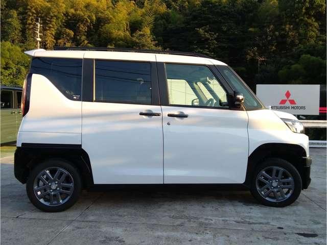 デリカミニ G プレミアム メモリーナビ・マイパイロット バックモニター サイドカメラ フロントカメラ LEDヘッドライト 4WD クルーズコントロール アルミホイール シートヒーター スマートキー オートエアコン 盗難防止装置(5枚目)