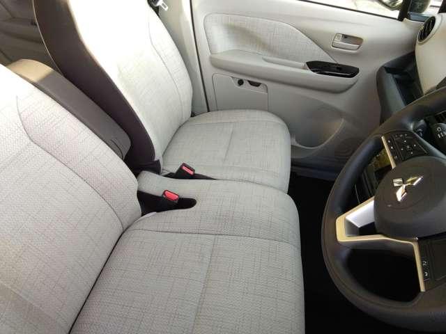 eKワゴン G スマートキー・シートヒーター 衝突軽減ブレーキ 前席シートヒーター クリアランスソナー スマートキー アイドリングストップ ベンチシート バックカメラ オートエアコン 盗難警報装置 パワーステアリング(4枚目)