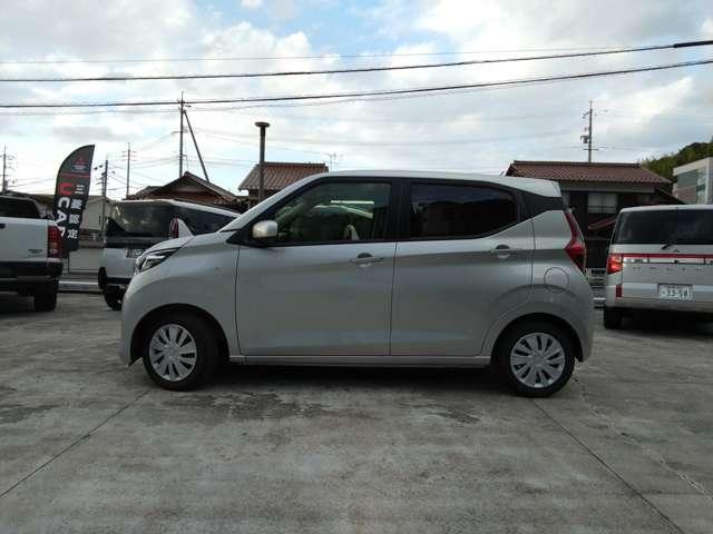 eKワゴン G スマートキー・シートヒーター 衝突軽減ブレーキ 前席シートヒーター クリアランスソナー スマートキー アイドリングストップ ベンチシート バックカメラ オートエアコン 盗難警報装置 パワーステアリング(6枚目)