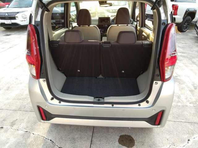 eKワゴン G スマートキー・シートヒーター 衝突軽減ブレーキ 前席シートヒーター クリアランスソナー スマートキー アイドリングストップ ベンチシート バックカメラ オートエアコン 盗難警報装置 パワーステアリング(7枚目)