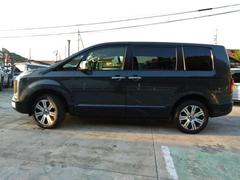 �ƥԥ顼�˹ݺब���ä��ľ����ʤǼ������ޤ���ξ¦��ư���饤�ɥɥ��Ǿ��ߤ�ڥ���Ǥ��� 6