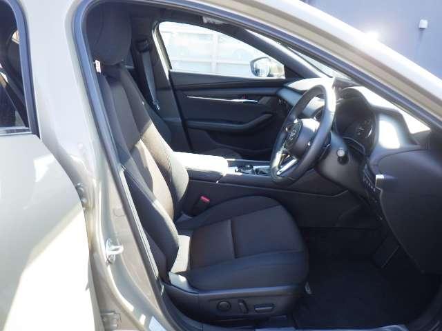 MAZDA3ファストバック 1.8 XD ツーリング ディーゼルターボ 旧試乗車 衝突被害軽減ブレーキ(10枚目)