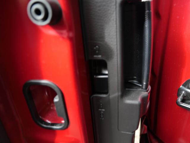 スペーシアカスタム カスタム HYBRID XSターボ 純正ナビ 全方位カメラ スズキセーフティーサポート バックカメラ Bluetooth スライドドア 禁煙車 純正ナビ プッシュスタート シートヒーター オートエアコン 衝突安全ボディ アイドリングストップ 横滑り防止機能(38枚目)