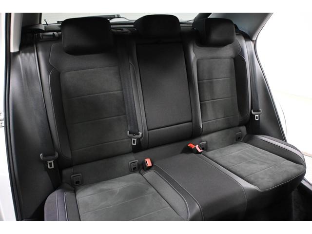 Ｔ－ロック ＴＳＩ　スタイル　フォルクスワーゲン認定中古車保証　純正ナビゲーション　ブラインドスポットモニター　バックカメラ　ＬＥＤヘッドライト　ＥＴＣ２．０（9枚目）
