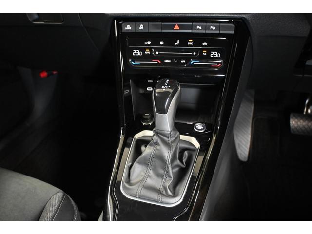 T-ロック TDI ブラックスタイル フォルクスワーゲン認定中古車保証 純正ナビゲーション ブラインドスポットモニター バックカメラ LEDヘッドライト ETC2.0(13枚目)