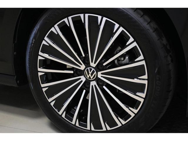 �t�H���N�X���[�Q���̃V�[�g�́A�h���C�u���̐g�̂���������Ǝx���A�������p���ŉ^�]���邱�Ƃ��l�����Ă��܂��B