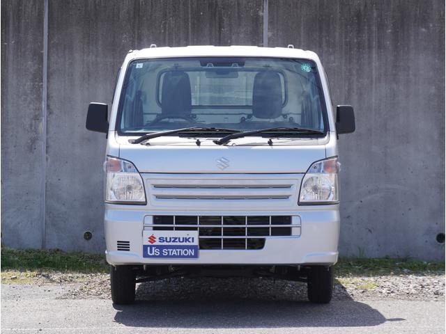 キャリイトラック ＫＣエアコンパワステ　４ＷＤ　５速ＭＴ　衝突被害軽減システム　４ＷＤ　５速ＭＴ　衝突被害軽減システム　３方開　オートライト　ＡＭＦＭラジオ　ドアバイザー　スペアタイヤ　横滑り防止機能　衝突安全ボディ（7枚目）