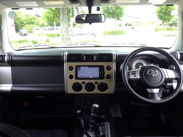 ＦＪクルーザー カラーパッケージ　★４ＷＤ★クルーズコントロール★リヤ障害物センサー★Ｆフォグランプ純正ナビ★バックカメラ★ＥＴＣ車載器★キーレスエントリー★横滑り防止機能★（11枚目）