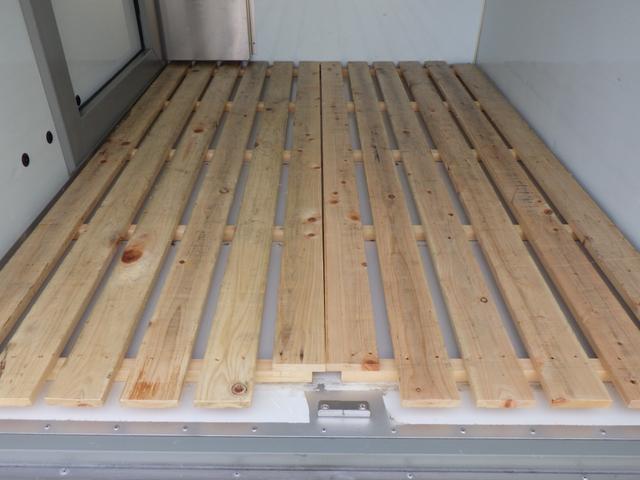 キャリイトラック 低温冷凍車 1WAY ★庫内設定温度範囲+20℃〜-20℃★バックカメラ★ETC2.0車載器★2DINナビ装着用庫内温度調整スイッチ取付キット★木製スノコ★キーレスエントリー★AUTOライト★(48枚目)