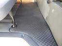 後席の足元です。前席同様に綺麗な状態となっております。ぜひ実際にご確認ください!