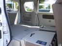 後席を前方へ倒すことで、ほぼフラットな広い荷室を作ることが出来ます。大きなお荷物等も積込み出来るので、幅広い用途でお使いいただけますよ!