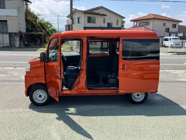 ハイゼットカーゴ デラックス 4WD CVT AM/FMラジオデッキ スマートアシスト・コーナーセンサー・3モード電子制御4WD(CVT車)・荷室長1,915mm・荷室幅1,410mm・荷室高1,250mm・ハロゲンヘッドランプ・マニュアルエアコン(19枚目)