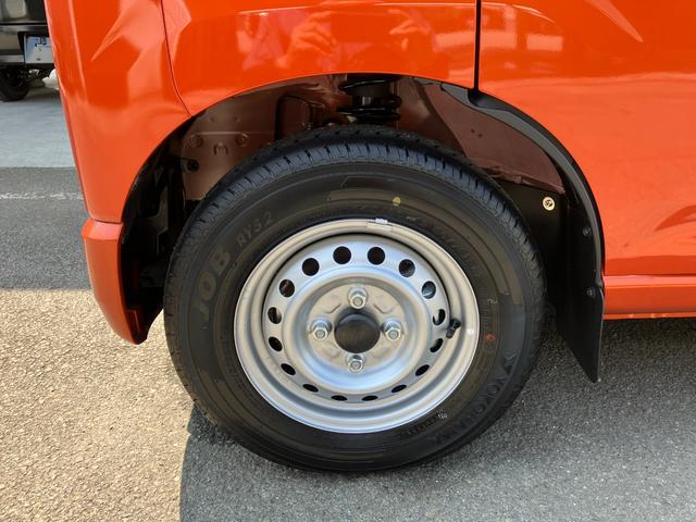 ハイゼットカーゴ デラックス 4WD CVT AM/FMラジオデッキ スマートアシスト・コーナーセンサー・3モード電子制御4WD(CVT車)・荷室長1,915mm・荷室幅1,410mm・荷室高1,250mm・ハロゲンヘッドランプ・マニュアルエアコン(23枚目)