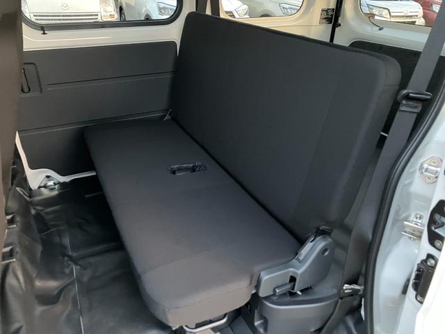 ハイゼットカーゴ デラックス　４ＷＤ　ＣＶＴ　ＡＭ／ＦＭラジオデッキ　スマートアシスト・コーナーセンサー・３モード電子制御４ＷＤ（ＣＶＴ車）・荷室長１，９１５ｍｍ・荷室幅１，４１０ｍｍ・荷室高１，２５０ｍｍ・ハロゲンヘッドランプ・マニュアルエアコン（13枚目）