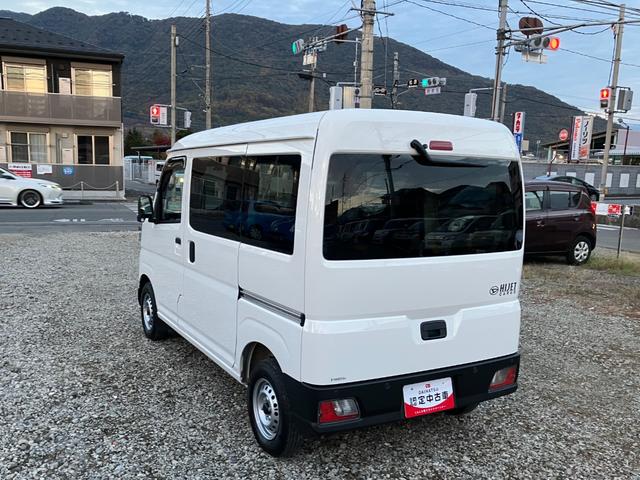 ハイゼットカーゴ デラックス　４ＷＤ　ＣＶＴ　ＡＭ／ＦＭラジオデッキ　スマートアシスト・コーナーセンサー・３モード電子制御４ＷＤ（ＣＶＴ車）・荷室長１，９１５ｍｍ・荷室幅１，４１０ｍｍ・荷室高１，２５０ｍｍ・ハロゲンヘッドランプ・マニュアルエアコン（21枚目）