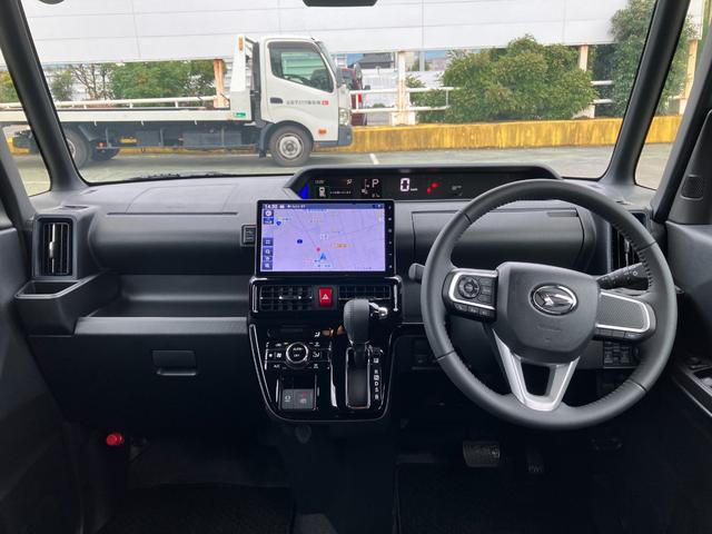 タント カスタムＲＳ　１０インチナビ　パノラマモニター　スマートアシスト・ＬＥＤヘッドライト・１５インチアルミホイール・両側パワースライドドア・ＵＳＢソケット・運転席助手席シートヒーター・レザー調Ｘフルファブリックシート・本革巻ステアリングホイール（6枚目）
