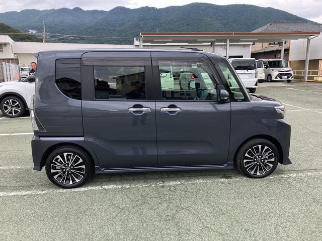 タント カスタムＲＳ　１０インチナビ　パノラマモニター　スマートアシスト・ＬＥＤヘッドライト・１５インチアルミホイール・両側パワースライドドア・ＵＳＢソケット・運転席助手席シートヒーター・レザー調Ｘフルファブリックシート・本革巻ステアリングホイール（20枚目）