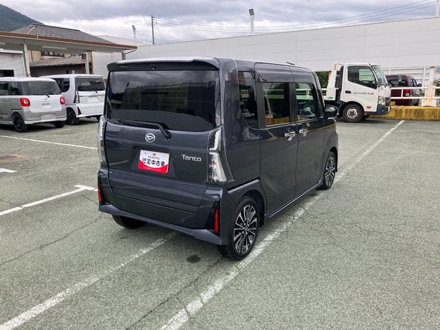 タント カスタムＲＳ　１０インチナビ　パノラマモニター　スマートアシスト・ＬＥＤヘッドライト・１５インチアルミホイール・両側パワースライドドア・ＵＳＢソケット・運転席助手席シートヒーター・レザー調Ｘフルファブリックシート・本革巻ステアリングホイール（22枚目）