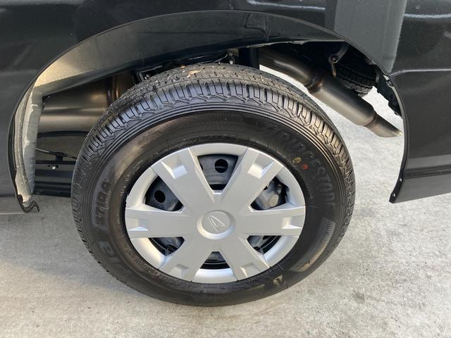 ハイゼットカーゴ クルーズターボ 4WD CVT 純正ナビ バックモニター スマートアシスト・コーナーセンサー・3モード電子制御4WD(CVT車)・直列3気筒インタークーラーターボ・ハロゲンヘッドランプ・マニュアルエアコン・電動格納ミラー(25枚目)