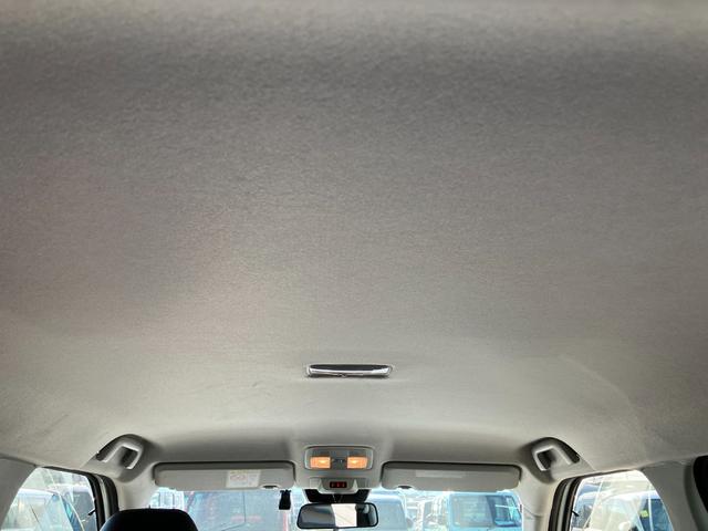 ロッキー プレミアム　９インチナビ　ドライブレコーダー　スマートアシスト・１７インチアルミ・ＬＥＤヘッドランプ・ＬＥＤフォグ・シーケンシャルターンランプ・プッシュエンジンスタート・オートエアコン・ＬＥＤフットランプ・ＵＳＢソケット（12枚目）