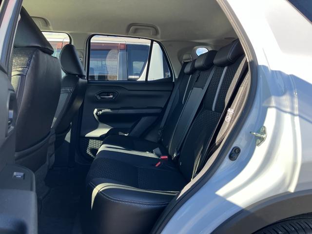 ロッキー プレミアム　９インチナビ　ドライブレコーダー　スマートアシスト・１７インチアルミ・ＬＥＤヘッドランプ・ＬＥＤフォグ・シーケンシャルターンランプ・プッシュエンジンスタート・オートエアコン・ＬＥＤフットランプ・ＵＳＢソケット（14枚目）