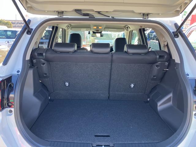 ロッキー プレミアム　９インチナビ　ドライブレコーダー　スマートアシスト・１７インチアルミ・ＬＥＤヘッドランプ・ＬＥＤフォグ・シーケンシャルターンランプ・プッシュエンジンスタート・オートエアコン・ＬＥＤフットランプ・ＵＳＢソケット（15枚目）