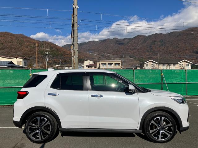 ロッキー プレミアム　９インチナビ　ドライブレコーダー　スマートアシスト・１７インチアルミ・ＬＥＤヘッドランプ・ＬＥＤフォグ・シーケンシャルターンランプ・プッシュエンジンスタート・オートエアコン・ＬＥＤフットランプ・ＵＳＢソケット（20枚目）