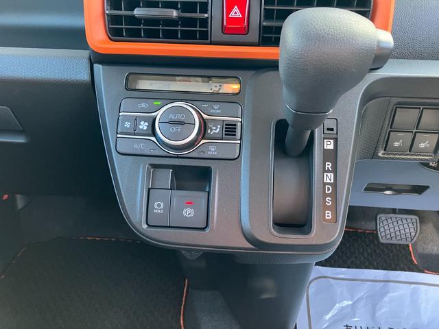 タント ファンクロス　純正ナビ　パノラマモニター　スマートアシスト・ＬＥＤヘッドライト・１４インチアルミホイール・両側パワースライドドア・ＵＳＢソケット・運転席助手席シートヒーター・フルファブリックシート（10枚目）