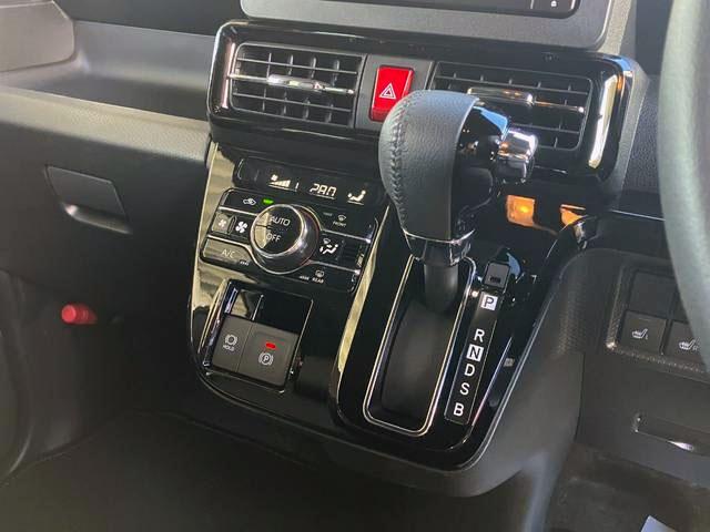 タント カスタムＲＳ　純正ナビゲーション　バックモニター　スマートアシスト・ＬＥＤヘッドライト・１５インチアルミホイール・両側パワースライドドア・ＵＳＢソケット・運転席助手席シートヒーター・レザー調Ｘフルファブリックシート・本革巻ステアリングホイール（10枚目）