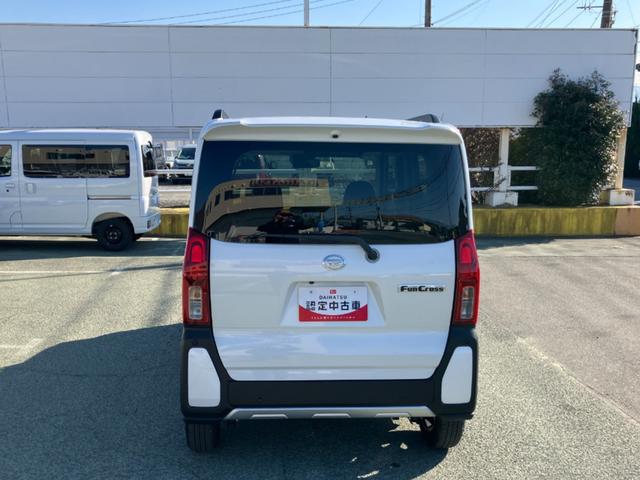 タント ファンクロス　純正ナビ　パノラマモニター　スマートアシスト・ＬＥＤヘッドライト・１４インチアルミホイール・両側パワースライドドア・ＵＳＢソケット・運転席助手席シートヒーター・フルファブリックシート（24枚目）