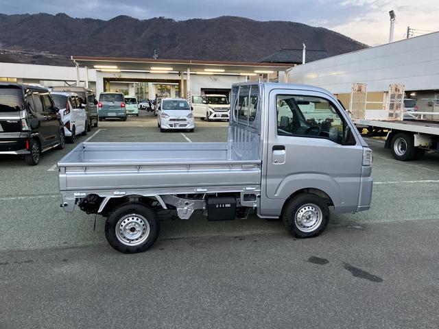 ハイゼットトラック スタンダード　４ＷＤ　ＣＶＴ　ＡＭ／ＦＭラジオデッキ　スマートアシスト・切り替え式４ＷＤ（ＣＶＴ車）・荷台フロア長２，０３０ｍｍ・荷台幅１，４１０ｍｍ・防錆鋼鈑・ハロゲンヘッドランプ・マニュアルエアコン（17枚目）