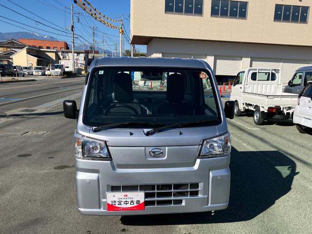 ハイゼットトラック スタンダード　４ＷＤ　ＣＶＴ　ＡＭ／ＦＭラジオデッキ　スマートアシスト・切り替え式４ＷＤ（ＣＶＴ車）・荷台フロア長２，０３０ｍｍ・荷台幅１，４１０ｍｍ・防錆鋼鈑・ハロゲンヘッドランプ・マニュアルエアコン（5枚目）