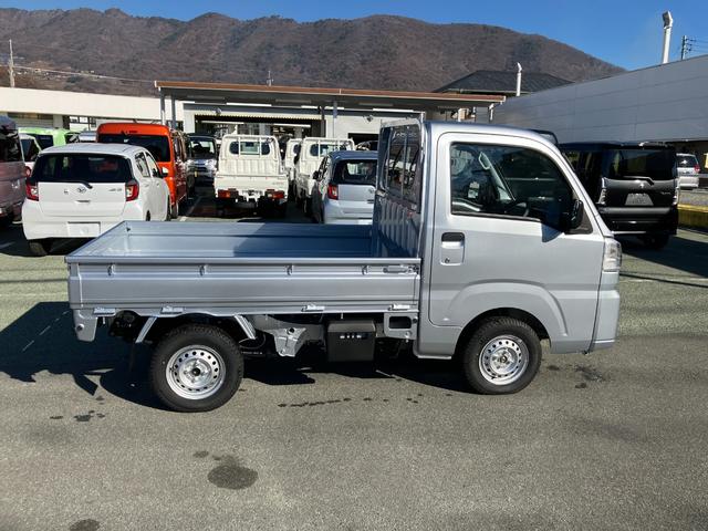 ハイゼットトラック スタンダード　４ＷＤ　ＣＶＴ　ＡＭ／ＦＭラジオデッキ　スマートアシスト・切り替え式４ＷＤ（ＣＶＴ車）・荷台フロア長２，０３０ｍｍ・荷台幅１，４１０ｍｍ・防錆鋼鈑・ハロゲンヘッドランプ・マニュアルエアコン（17枚目）