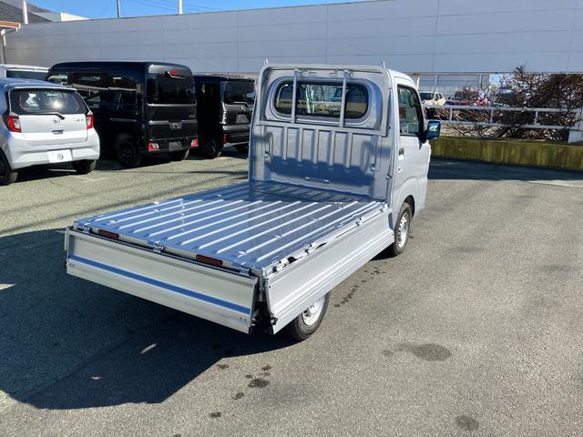 ハイゼットトラック スタンダード　４ＷＤ　ＣＶＴ　ＡＭ／ＦＭラジオデッキ　スマートアシスト・切り替え式４ＷＤ（ＣＶＴ車）・荷台フロア長２，０３０ｍｍ・荷台幅１，４１０ｍｍ・防錆鋼鈑・ハロゲンヘッドランプ・マニュアルエアコン（19枚目）