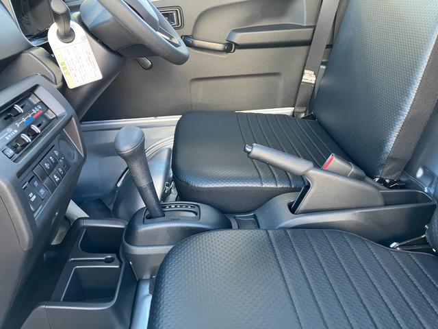 ハイゼットトラック スタンダード　４ＷＤ　ＣＶＴ　ＡＭ／ＦＭラジオデッキ　スマートアシスト・切り替え式４ＷＤ（ＣＶＴ車）・荷台フロア長２，０３０ｍｍ・荷台幅１，４１０ｍｍ・防錆鋼鈑・ハロゲンヘッドランプ・マニュアルエアコン（9枚目）