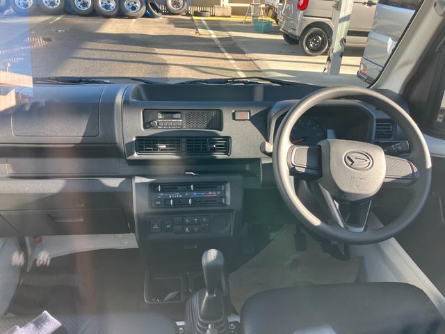 ハイゼットトラック スタンダード 4WD MT AM/FMラジオデッキ スマートアシスト・荷台フロア長2,030mm・荷台幅1,410mm・防錆鋼鈑・ハロゲンヘッドランプ・マニュアルエアコン(6枚目)