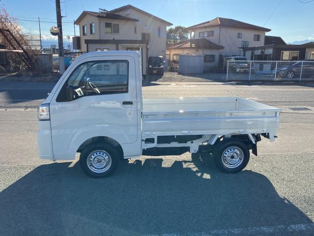 ハイゼットトラック スタンダード 4WD MT AM/FMラジオデッキ スマートアシスト・荷台フロア長2,030mm・荷台幅1,410mm・防錆鋼鈑・ハロゲンヘッドランプ・マニュアルエアコン(18枚目)