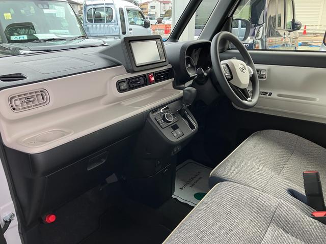 ムーヴキャンバス ストライプスＧ　純正ナビゲーション　ナビ　スマートキープッシュスタート　キーフリーキー　ワンオーナー車　車線逸脱警報　運転席エアバック　オートハイビーム　ＡＢＳ　点検記録簿　エマージェンシーブレーキ（6枚目）