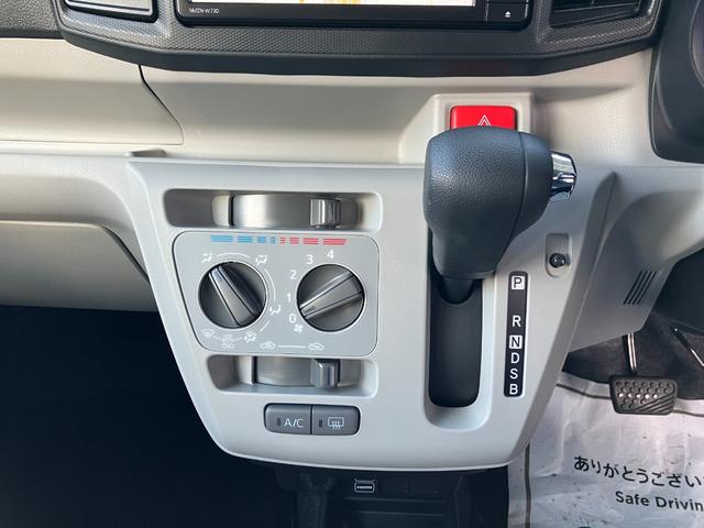 ミライース Ｘ　ＳＡＩＩＩ　純正ナビゲーション　バックモニター　スマートアシスト・コーナーセンサー・ＬＥＤヘッドランプ・キーレスエントリー・電動格納ドアミラー・自発光式デジタルメーター・マニュアルエアコン・パワードアロック・パワーウィンドウ（10枚目）