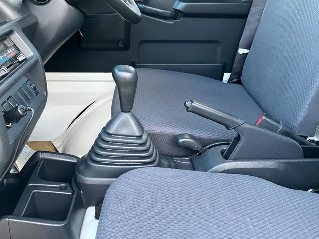 ハイゼットトラック エクストラ　４ＷＤ　ＭＴ　スマートアシスト・コーナーセンサー・切り替え式４ＷＤ（ＣＶＴ車）・電動格納ミラー・スーパーＵＶ＆ＩＲカットガラス（フロントウィンドウ）・ハロゲンヘッドランプ・マニュアルエアコン（10枚目）