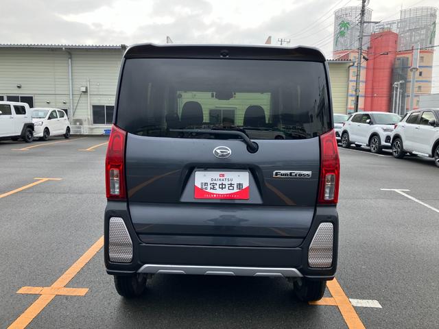 タント ファンクロス　４ＷＤ　ディスプレイオーディオ　Ｂモニター　スマートアシスト・ＬＥＤヘッドライト・１４インチアルミホイール・両側パワースライドドア・ＵＳＢソケット・運転席助手席シートヒーター・フルファブリックシート（24枚目）