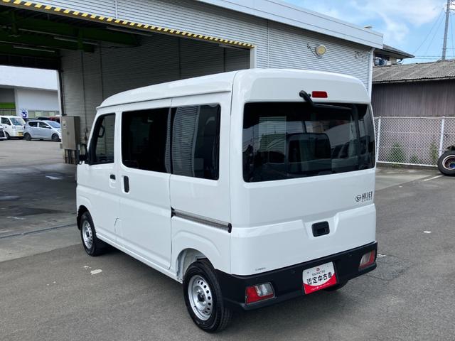 ハイゼットカーゴ デラックス　４ＷＤ　ＣＶＴ　ＡＭ／ＦＭラジオデッキ　スマートアシスト・コーナーセンサー・３モード電子制御４ＷＤ（ＣＶＴ車）・荷室長１，９１５ｍｍ・荷室幅１，４１０ｍｍ・荷室高１，２５０ｍｍ・ハロゲンヘッドランプ・マニュアルエアコン（21枚目）