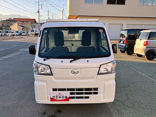 �ԑ̐��ʂ̉摜�ł��B���[�J�[�ۏ؂��c���Ă��邨�Ԃɂ͕ۏ،p�������Ă��n�������Ă��������Ă���܂��B�V�ԓo�^����R�N�U���L���܂ł́u��ʕۏ؁v�E�T�N�P�O���L���܂ł́u���ʕۏ؁v���p�������Ă��������܂��B